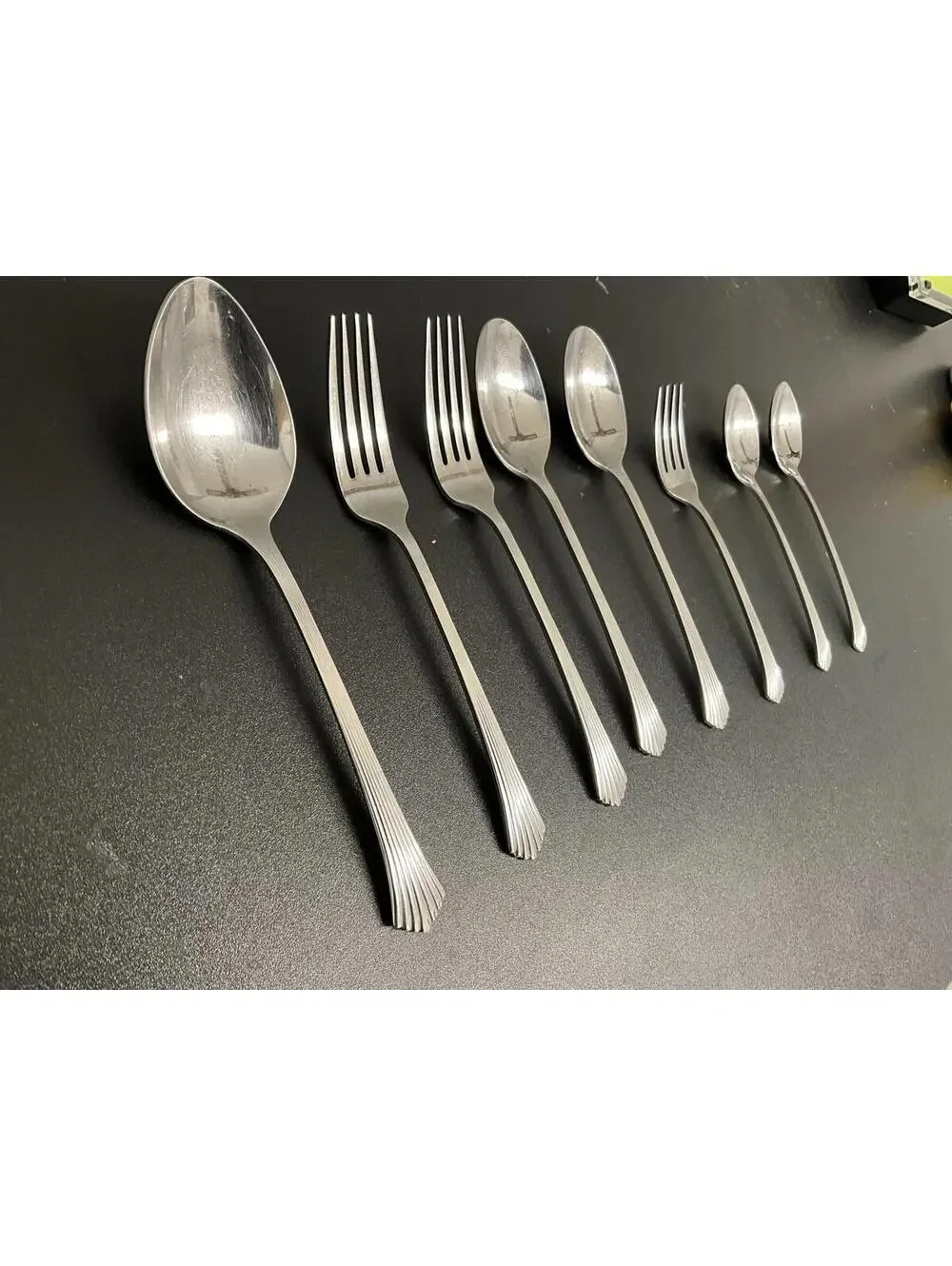 Royal Gallery Arcacia 8pc Stainless Steel Flatware